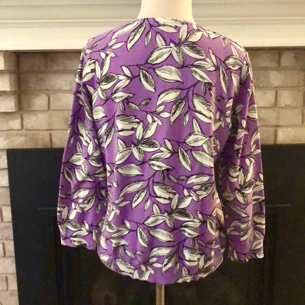 Cable & Gauge Purple White Leaf Pattern Glass Button Cardigan size Medium - Picture 5 of 10
